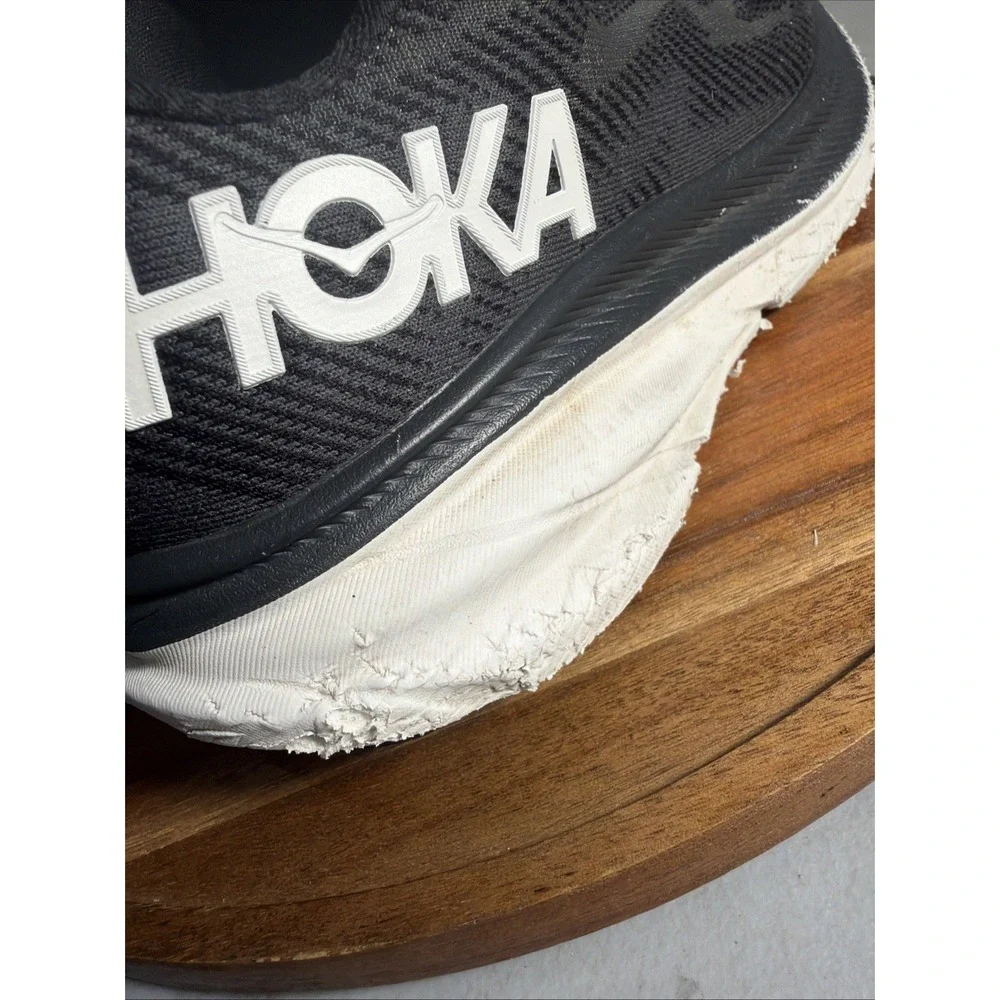Hoka One One Clifton 9 Black White Running Shoes Mens Size 8.5 Athletic Sneakers